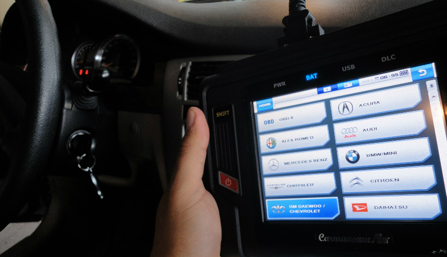 Especialista en Diagnóstico por Escáner Automotriz